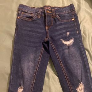 Brand new, never worn Studio V (Vigoss Jeans) Size 7